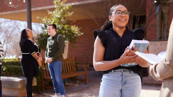 Image of students in the law school courtyard